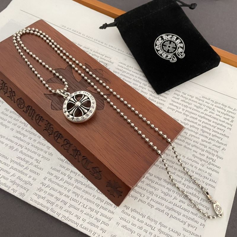 Ch*0me He**ts necklaces